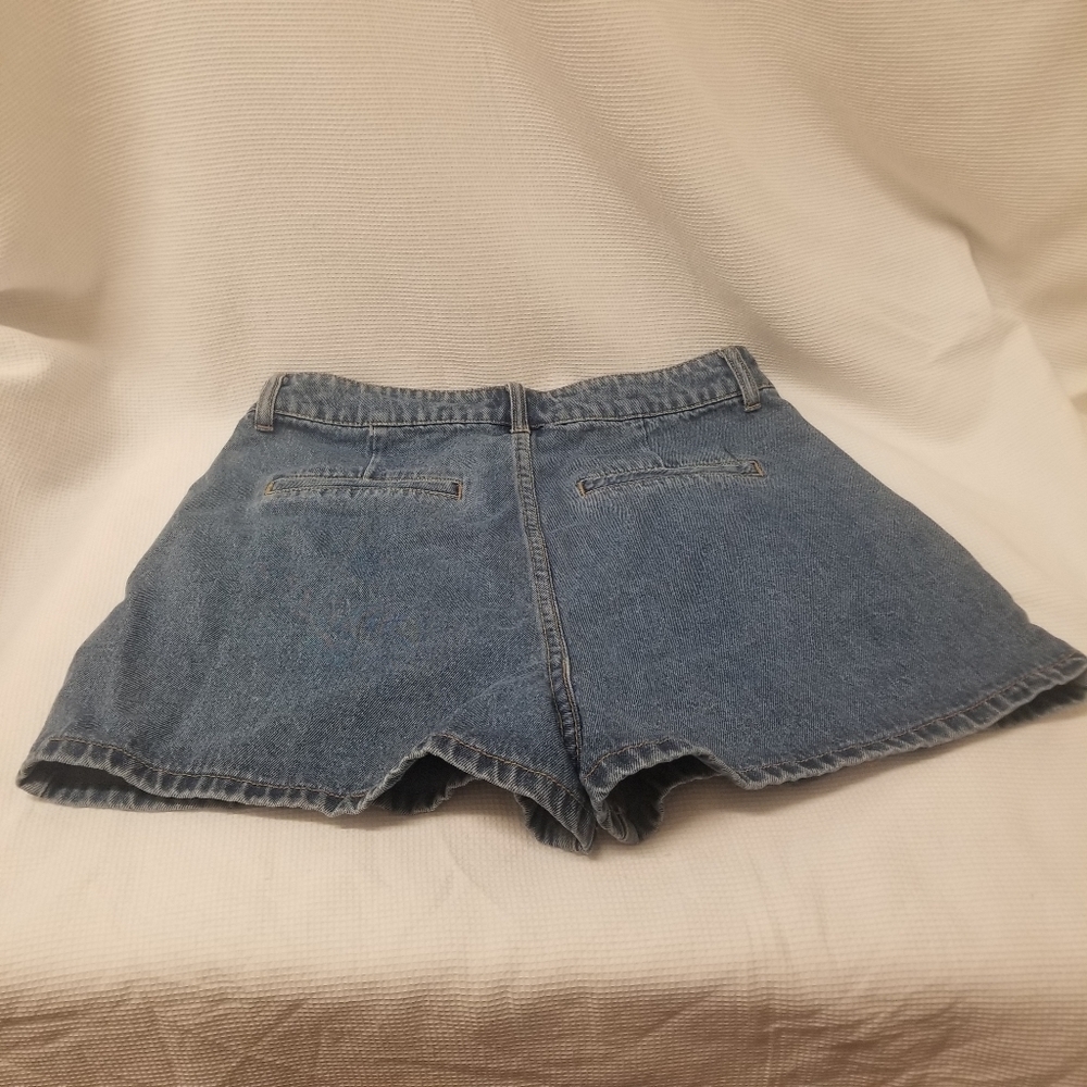 NWT Forever 21 Denim Shorts - Picture 5 of 5